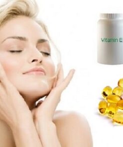 Vitamin E giúp làm giảm vết nhăn và xóa mờ các đốm thâm nám hiệu quả